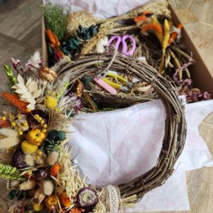 Dried flower wreath kit - Make Your own floral wreath - Autumn colours